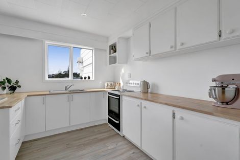 Photo of property in 15e Rospeath Crescent, Spotswood, New Plymouth, 4310
