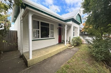 Photo of property in 32 Olliviers Road, Phillipstown, Christchurch, 8011