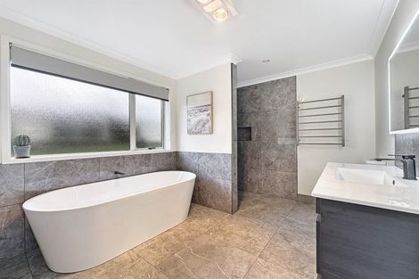 Photo of property in 15 Bodes Lane, Kinloch, Taupo, 3377