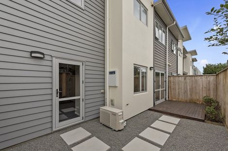 Photo of property in 144u2 Old Farm Road, Hamilton East, Hamilton, 3216