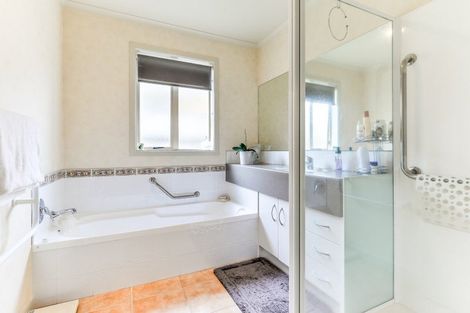Photo of property in 7 Sovereign Isle Lane, Rototuna, Hamilton, 3210