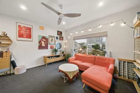 Photo of property in 10/3 Kelvin Grove, Te Aro, Wellington, 6011