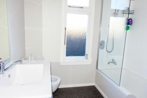 Photo of property in 11 Stuart Street, Holmes Hill, Oamaru, 9401