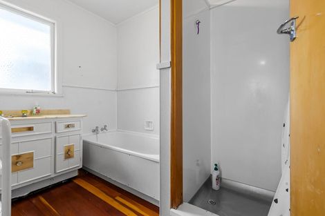 Photo of property in 28 Tamatea Road, Taupo, 3330