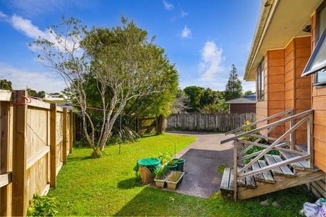 Photo of property in 64 Meadowvale Rise, Titirangi, Auckland, 0604