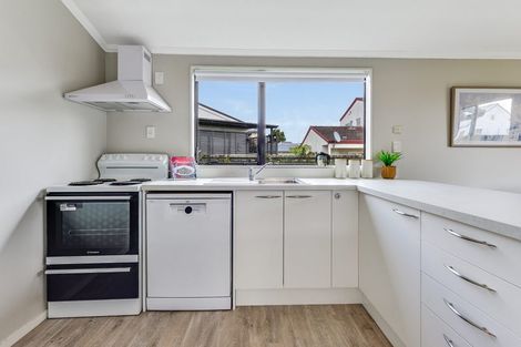 Photo of property in 6/55 Tuhikaramea Road, Dinsdale, Hamilton, 3204