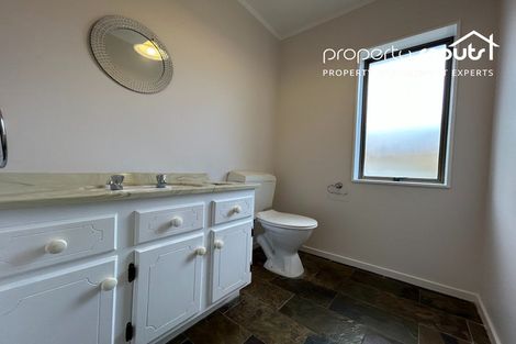 Photo of property in 2/14 Bramley Drive, Farm Cove, Auckland, 2012