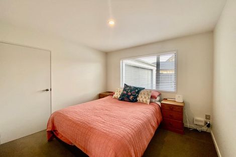 Photo of property in 5 Stoneleigh Green, Parklands, Christchurch, 8083