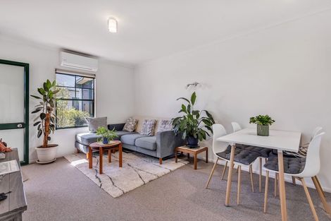 Photo of property in 3/70 Whiteley Street, Moturoa, New Plymouth, 4310