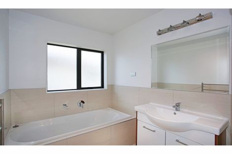 Photo of property in 12 Kokako Rise, Papakura, 2110
