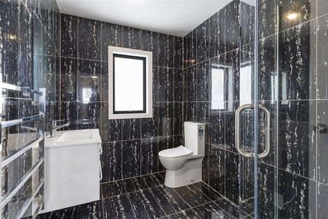 Photo of property in 11a Kirikiri Drive, Papakura, 2110