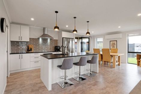 Photo of property in 19 Rose Leigh Drive, Cambridge, 3434