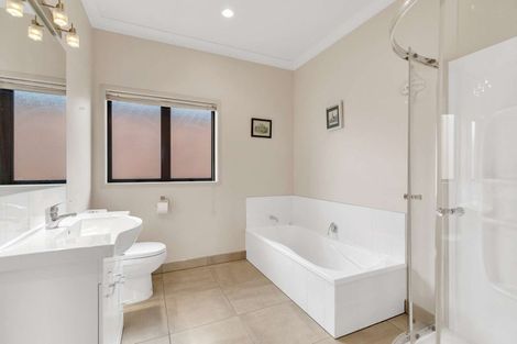 Photo of property in 17 Sherwood Place, Springvale, Whanganui, 4501
