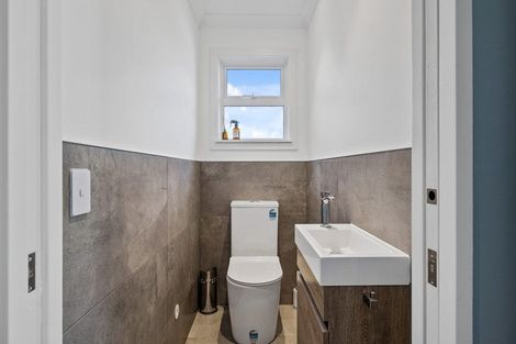 Photo of property in 7 Sovereign Court, West End, Palmerston North, 4410