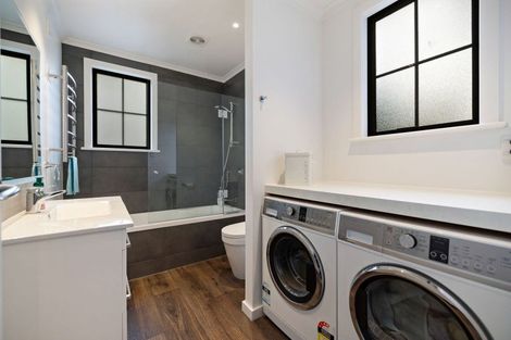 Photo of property in 18 Norfolk Street, Arrowtown, 9302