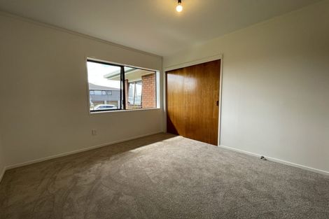 Photo of property in 1 Seagrove Road, West Harbour, Auckland, 0618