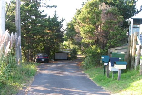 Photo of property in 653 East Coast Road, Browns Bay, Auckland, 0630