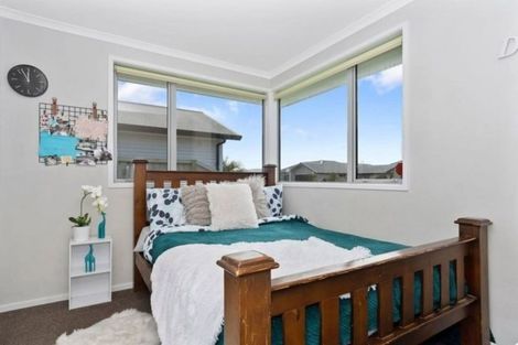 Photo of property in 18 Raiha Street, Papamoa Beach, Papamoa, 3118