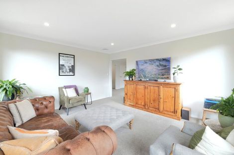 Photo of property in 2 Raiha Street, Papamoa Beach, Papamoa, 3118