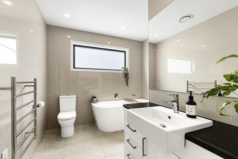 Photo of property in 7/2a Montrose Place, Highlands Park, New Plymouth, 4312