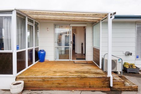 Photo of property in 32 Leander Place, Milson, Palmerston North, 4414