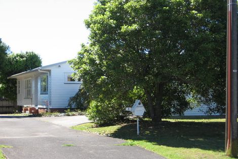 Photo of property in 2 Kokiri Street, Te Atatu South, Auckland, 0610