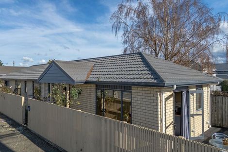 Photo of property in 2 Garrison Street, Carterton, 5713