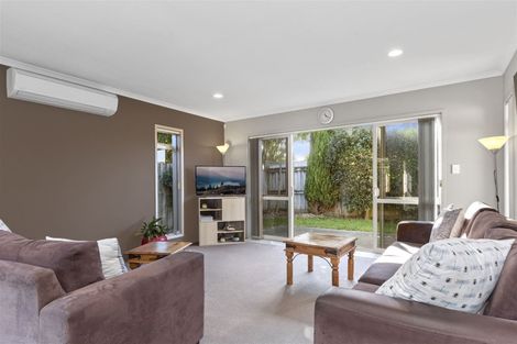 Photo of property in 20 Grabella Place, Papamoa Beach, Papamoa, 3118