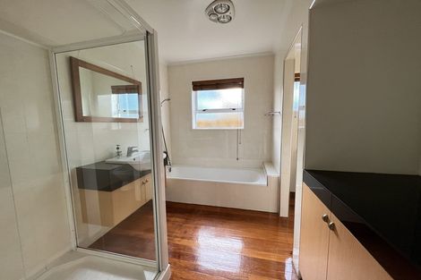 Photo of property in 48 Lyons Avenue, Murrays Bay, Auckland, 0630