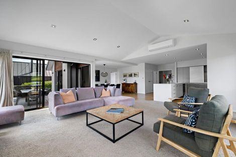 Photo of property in 4 Kinross Lane, Jacks Point, Queenstown, 9371