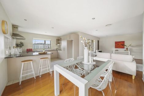 Photo of property in 7 John Broad Place, Flat Bush, Auckland, 2019