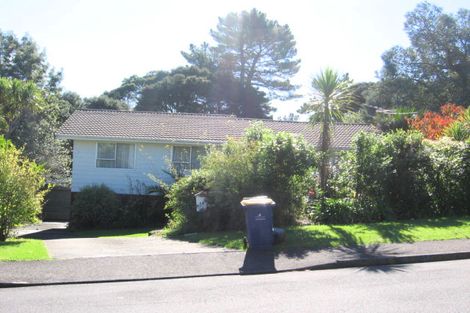 Photo of property in 25 Onedin Place, Titirangi, Auckland, 0604