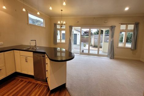 Photo of property in 40 Birdwood Road, Waterloo, Lower Hutt, 5011