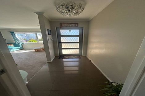 Photo of property in 23 Kerrykeel Drive, Flat Bush, Auckland, 2019