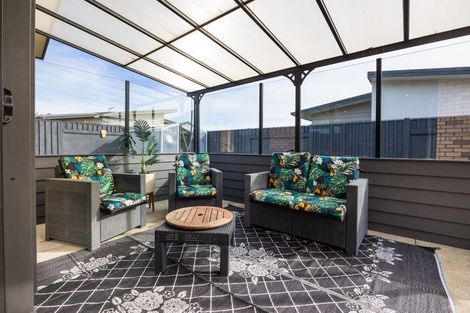 Photo of property in 12 Lorenzo Place, Kelvin Grove, Palmerston North, 4414