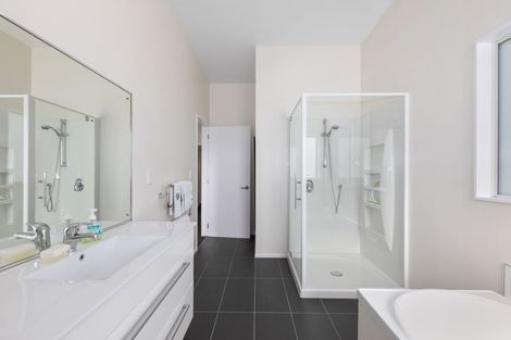 Photo of property in 36e Erlestoke Crescent, Churton Park, Wellington, 6037