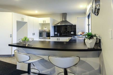 Photo of property in 37 Rainey Crescent, Papamoa Beach, Papamoa, 3118