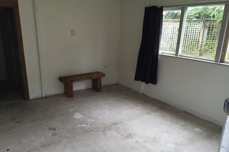 Photo of property in 260 Henderson Valley Road, Henderson, Auckland, 0612