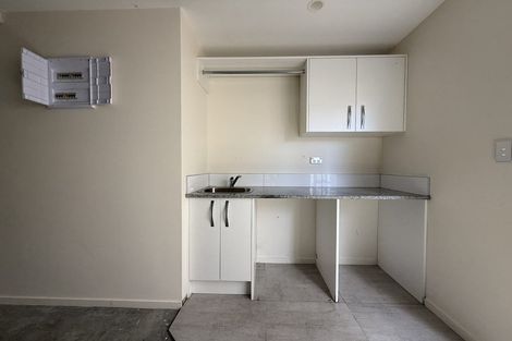 Photo of property in 24c Bradbury Road, Botany Downs, Auckland, 2010