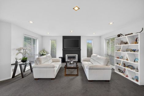 Photo of property in 5 Reka Street, Parklands, Christchurch, 8083