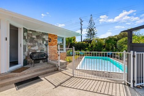 Photo of property in 27 High Road, Glenfield, Auckland, 0629