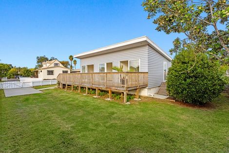 Photo of property in 6 Te Moau Avenue, Parakai, 0830