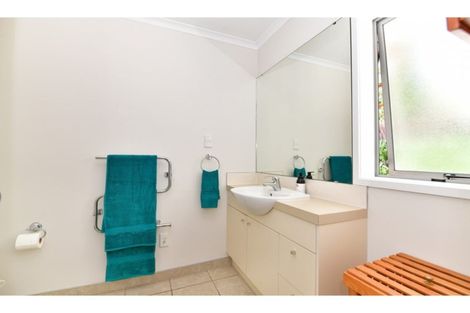 Photo of property in 10 Seamount Drive, Red Beach, 0932