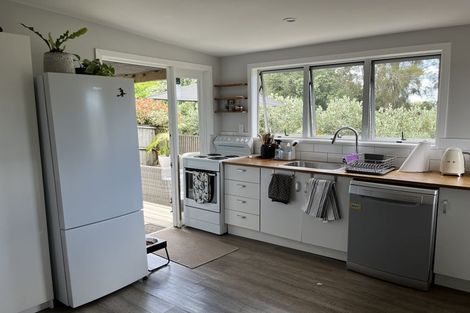 Photo of property in 13 Rata Road, Stanmore Bay, Whangaparaoa, 0932