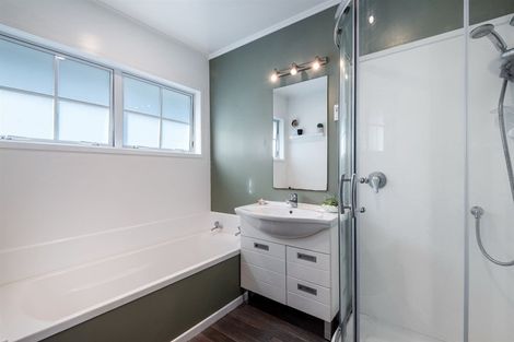 Photo of property in 44 Glenbervie Crescent, Massey, Auckland, 0614