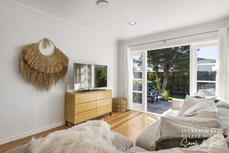 Photo of property in 422a Old Te Atatu Road, Te Atatu Peninsula, Auckland, 0610