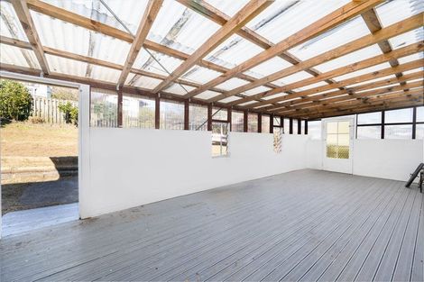 Photo of property in 68 Sunvue Road, Glen Eden, Auckland, 0602