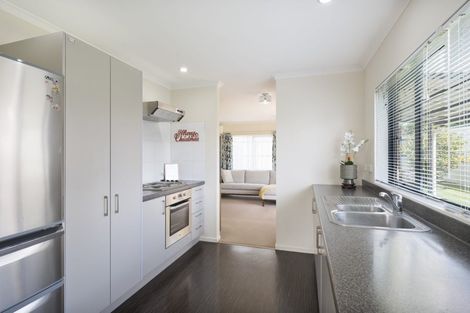 Photo of property in 6 Newfound Way, Glen Eden, Auckland, 0602