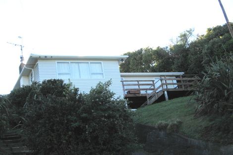 Photo of property in 39 Salford Street, Newlands, Wellington, 6037