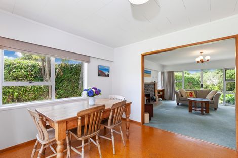 Photo of property in 39 Harbour View Road, Point Wells, 0986